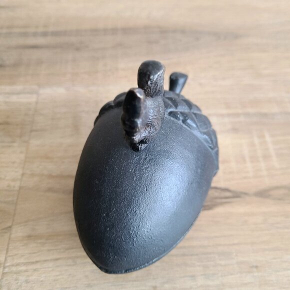 Cast iron squirrel on nut trinket dish with lid. - Picture 9 of 10